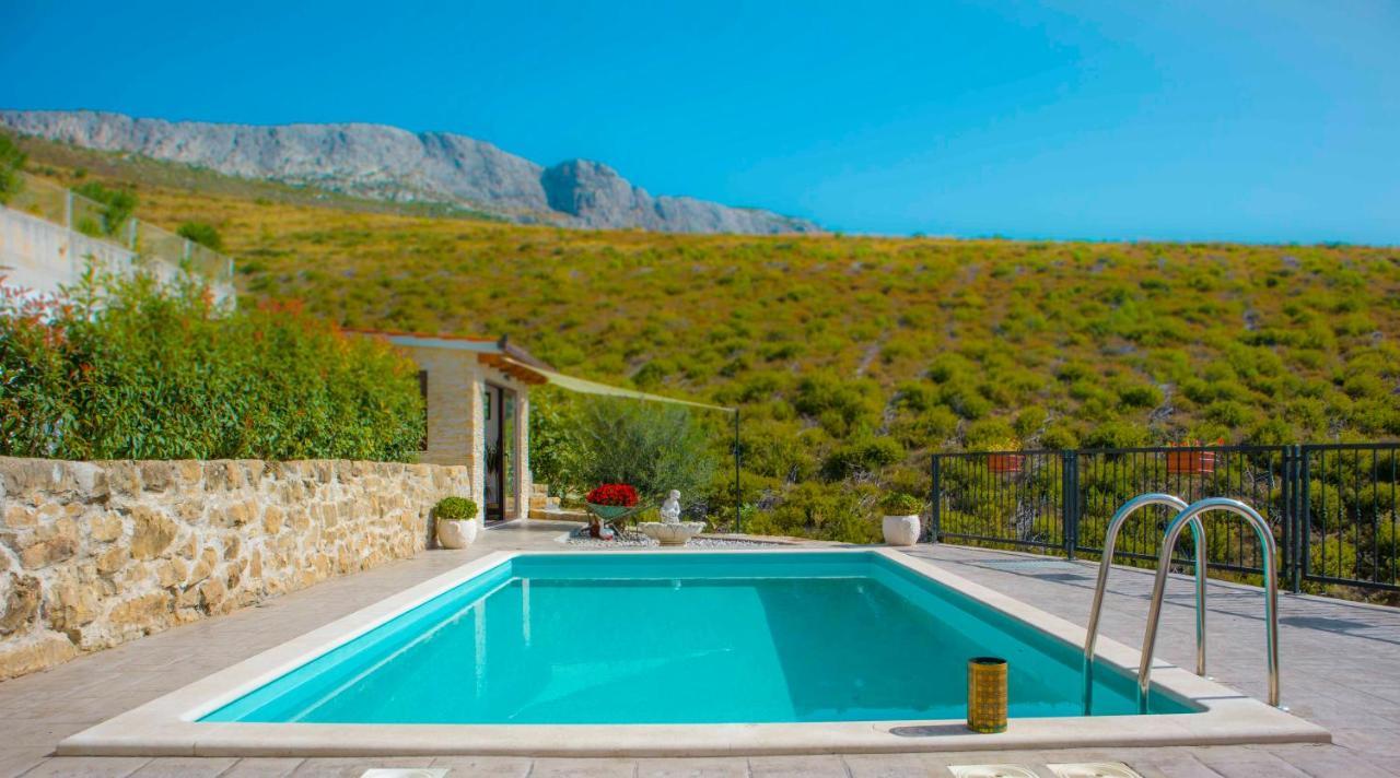 Hill Apartment With Private Pool Kučine Buitenkant foto